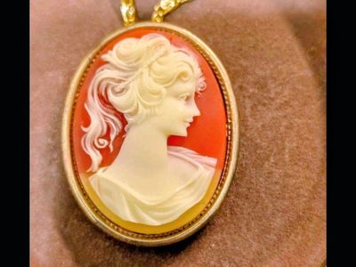 VTG Gold Tone Cameo Necklace Solid Perfume -"NIGHT WINDS 6670" Brooch 27"