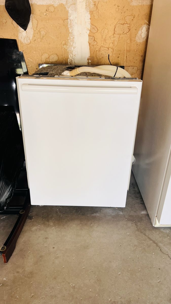 Bosch SilencePlus 50 dBA Dishwasher - Works Great - White