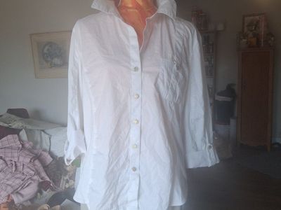 Anne Klein White Button-Down Shirt Size XL Gold Lion Logo Buttons
