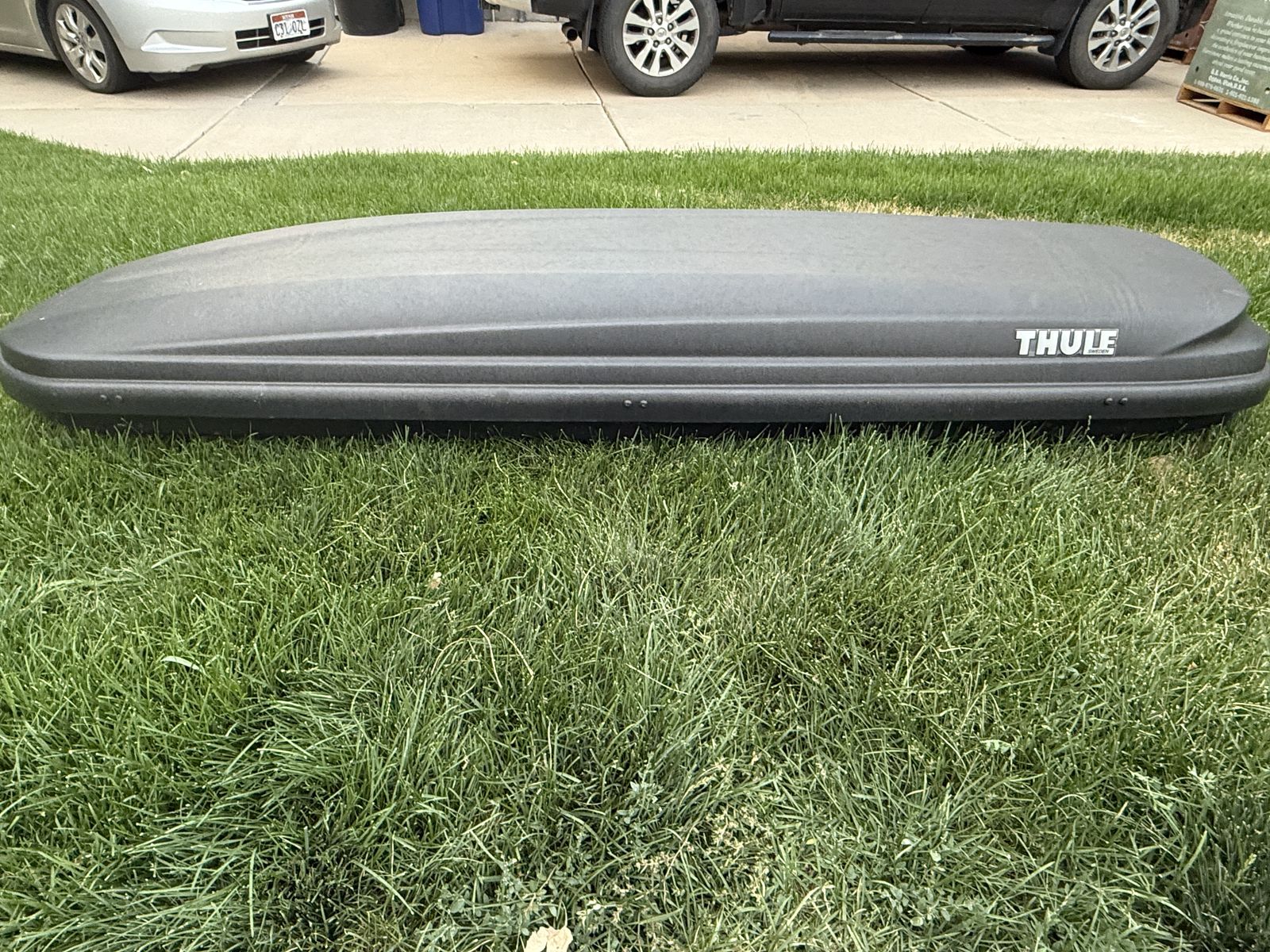 Thule Black Hard Shell Rooftop Cargo Carrier Box