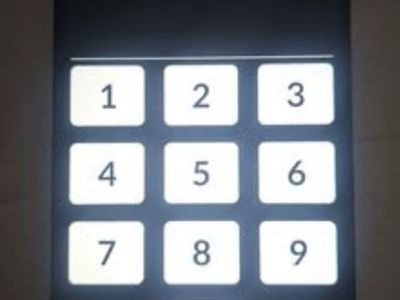 RAZ senior cell phone