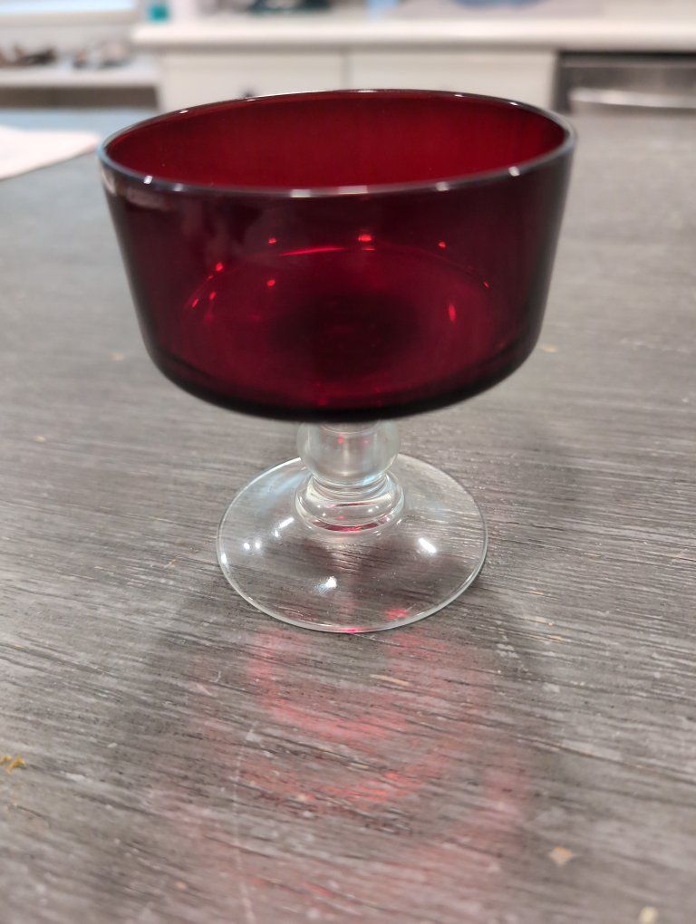 12 Arcoroc France Ruby Red Champagne/Sherbet Cups/Glass