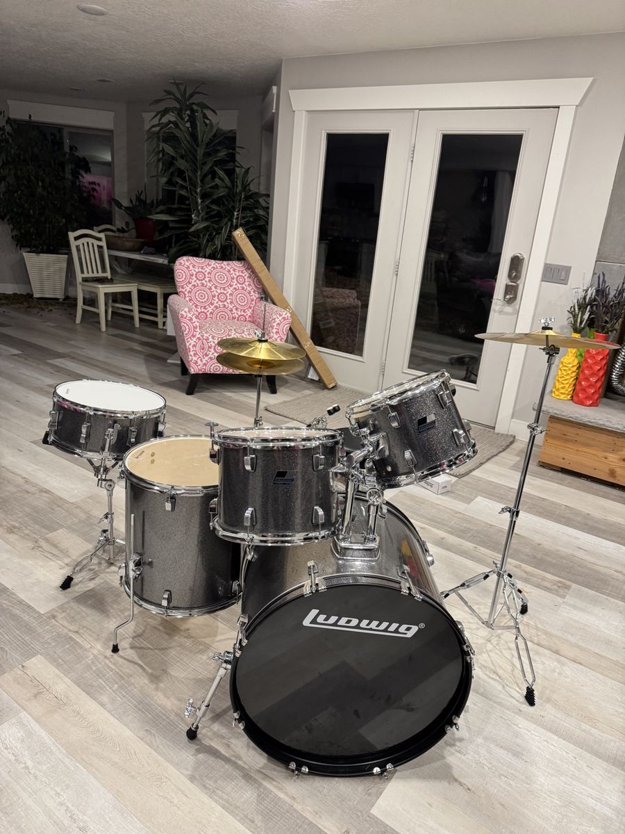 Ludwig BackBeat Complete 5-Piece Drum Set w/ Hardware, Cymbals & Tama Iron Cobra 200 Double Pedal