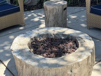 Gas fire pit table