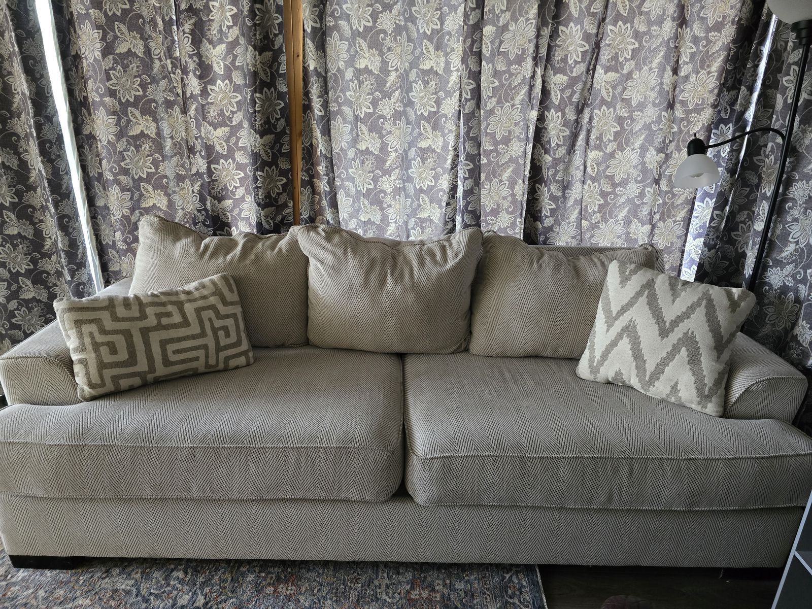 Comfortable Tan Herringbone Pattern Couch/Sofa with Throw Pillows - Living Room Furniture