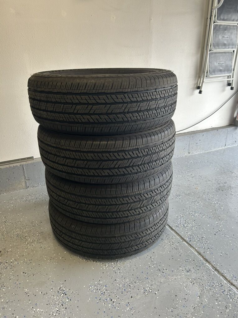 Brigestone Truck Tires