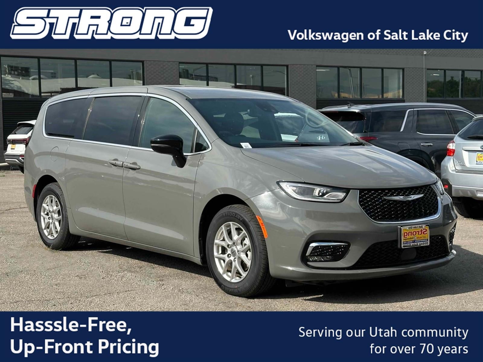 2025 Chrysler Pacifica Select