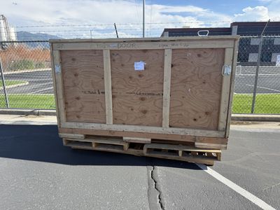 Heavy-Duty Wooden Shipping Crate with Integrated Pallet Base