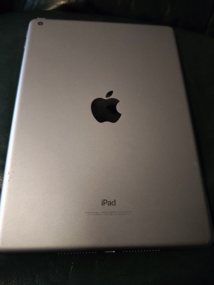 iPad 6th Gen – Clean / Works Perfect – Ready Today