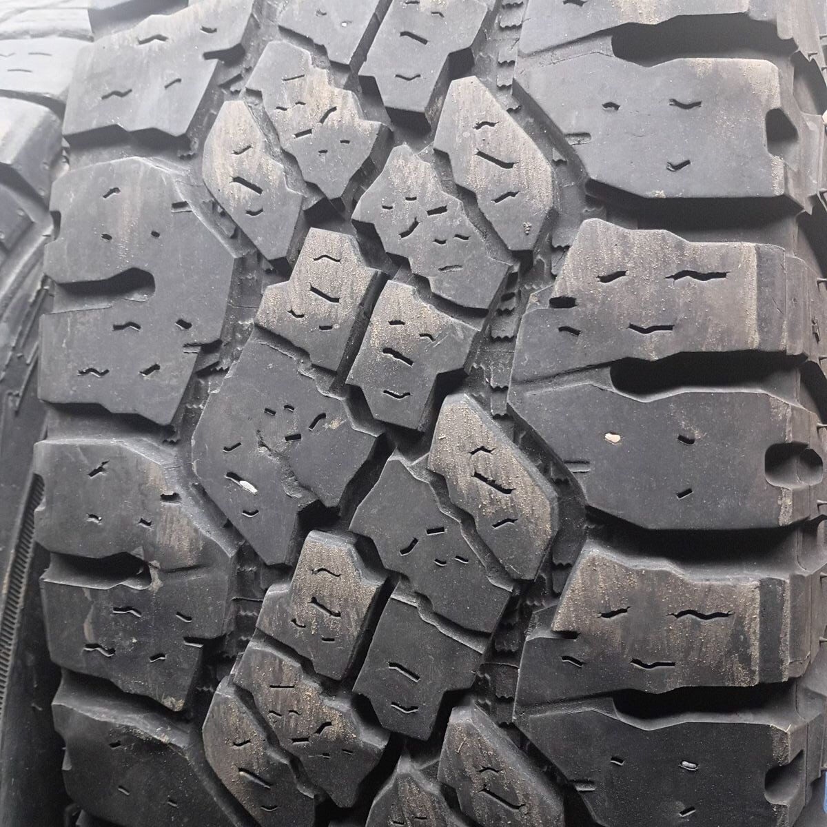 2 LT285/7518 Goodyear Wrangler DuraTrac 65% 2022