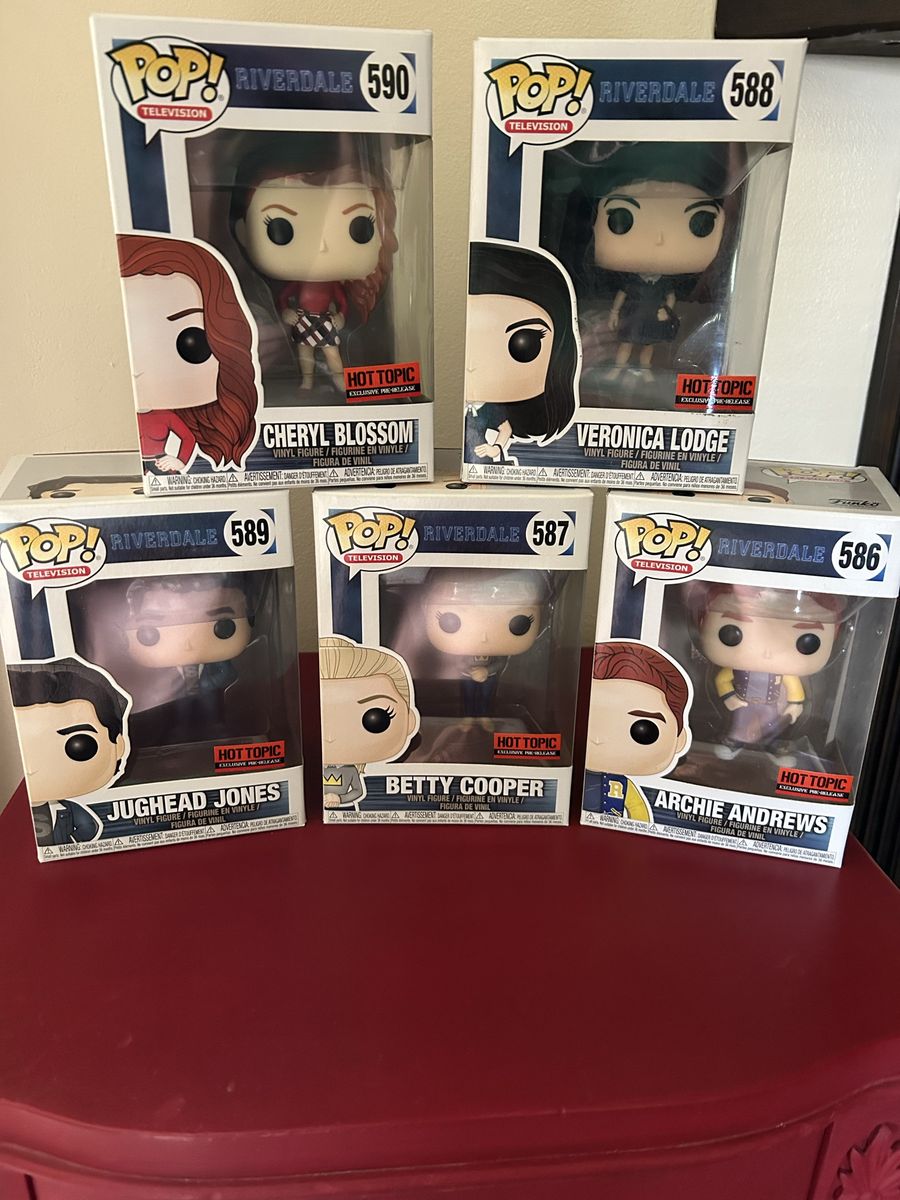 Funko POP! Riverdale Set: Archie, Betty, Veronica, Jughead, Cheryl - Hot Topic Exclusive #586-590