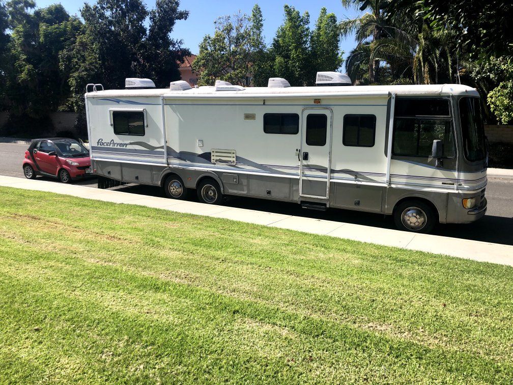 1999 Fleetwood Pace Arrow 37A