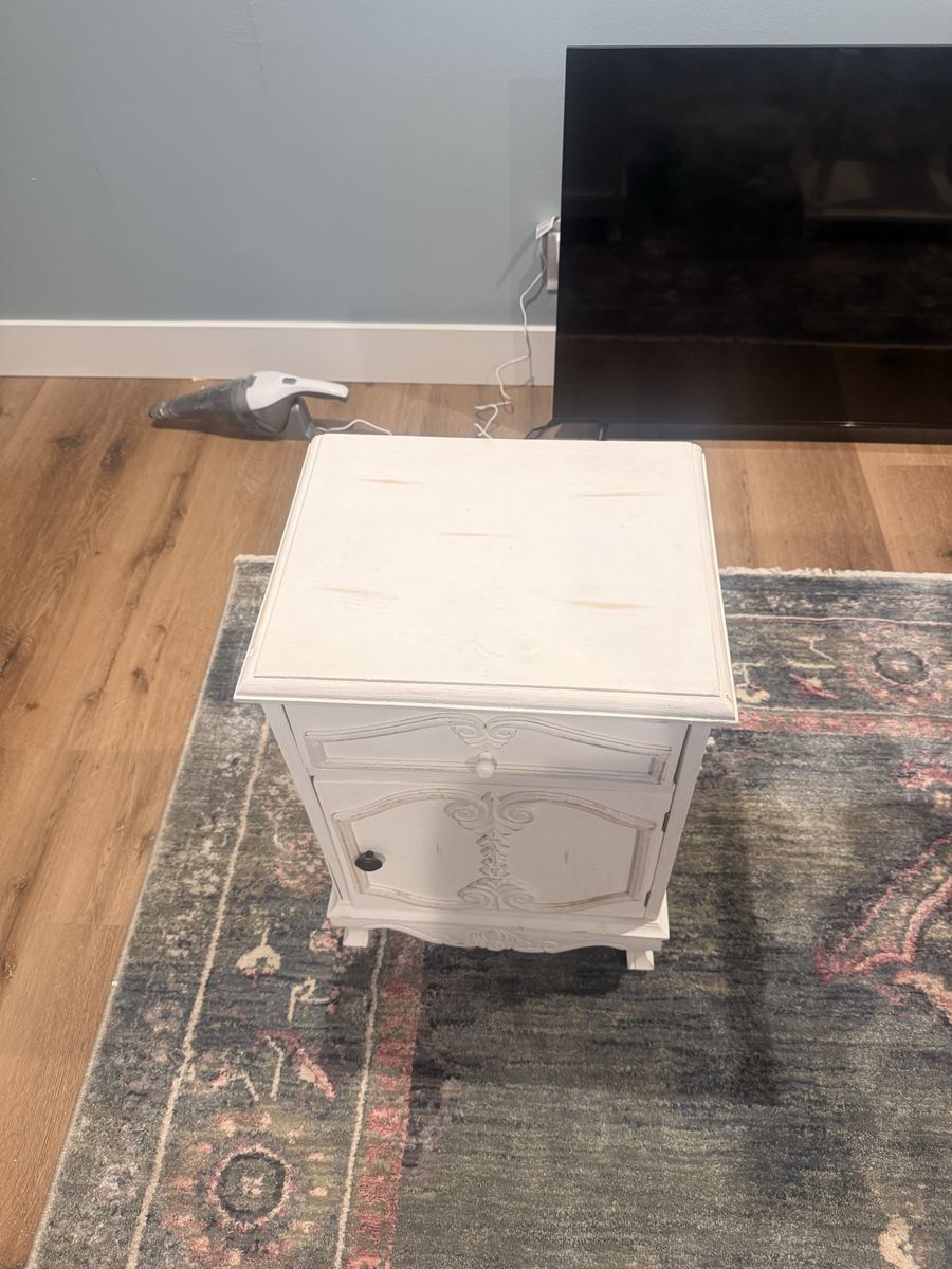 White Wooden Nightstand with Drawer and Cabinet