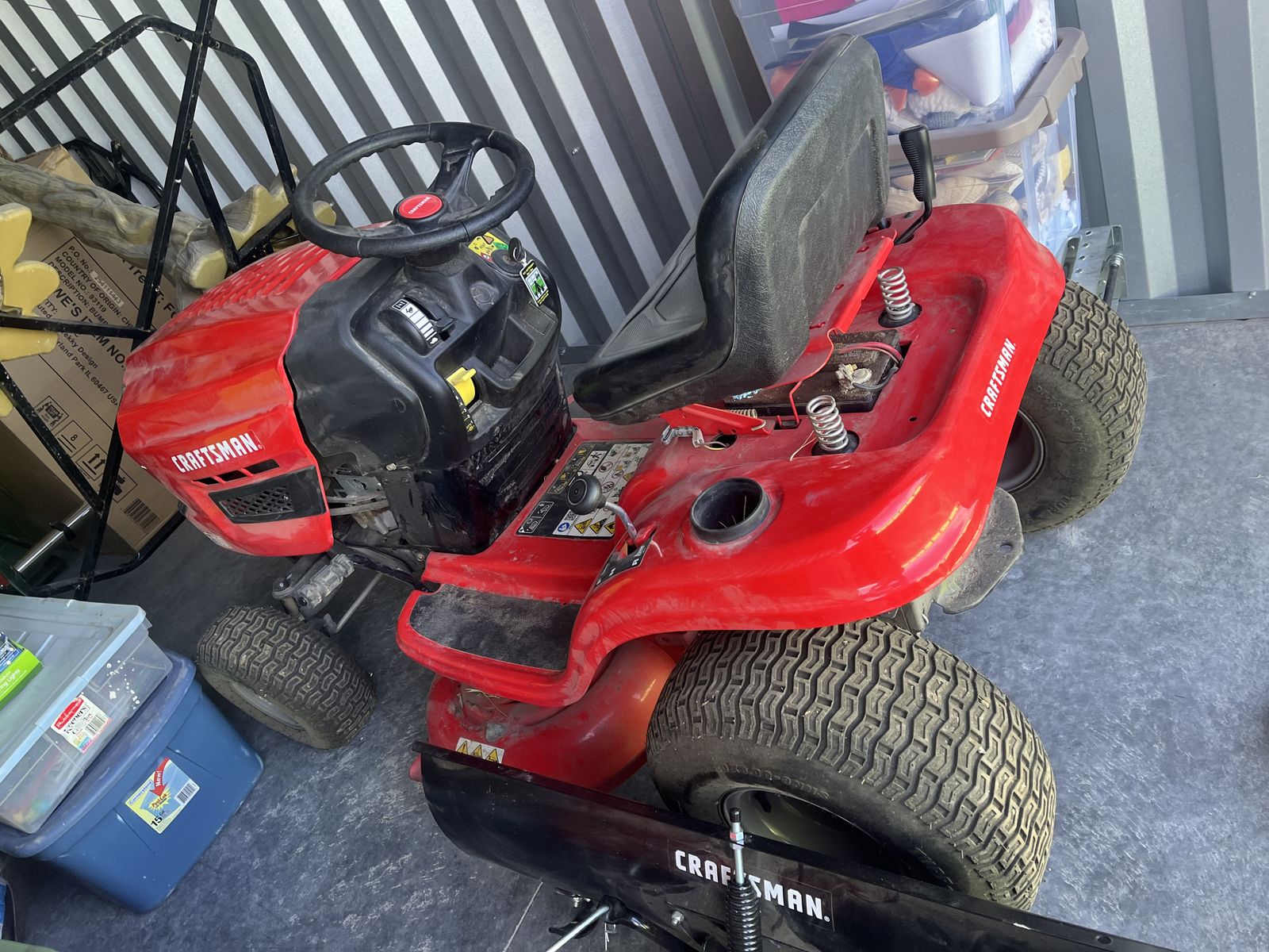 Craftsman riding lawn mower