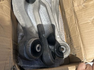 OEM Suspension Control Arms Set - Used Car Parts