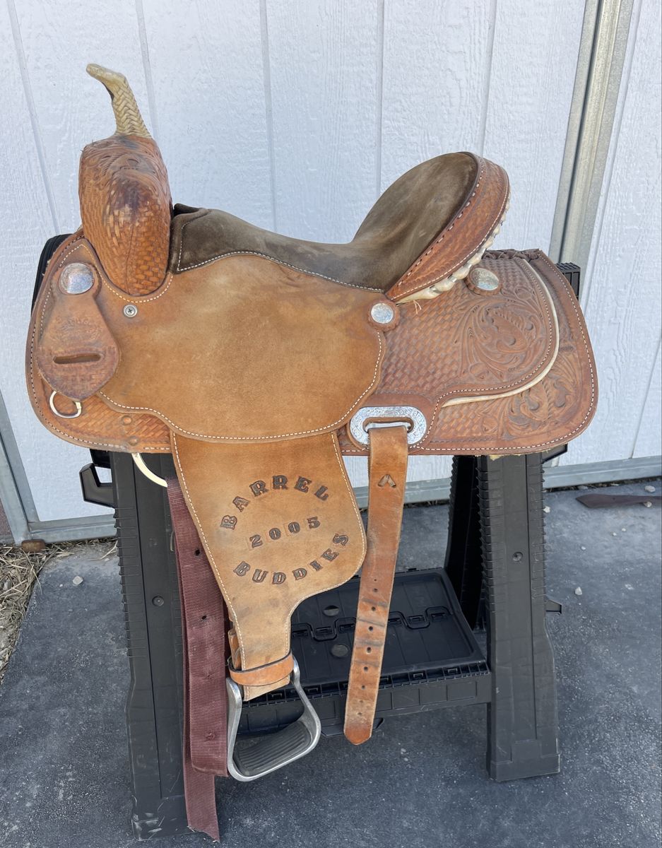 Cayuse barrel saddle 