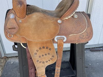Cayuse barrel saddle