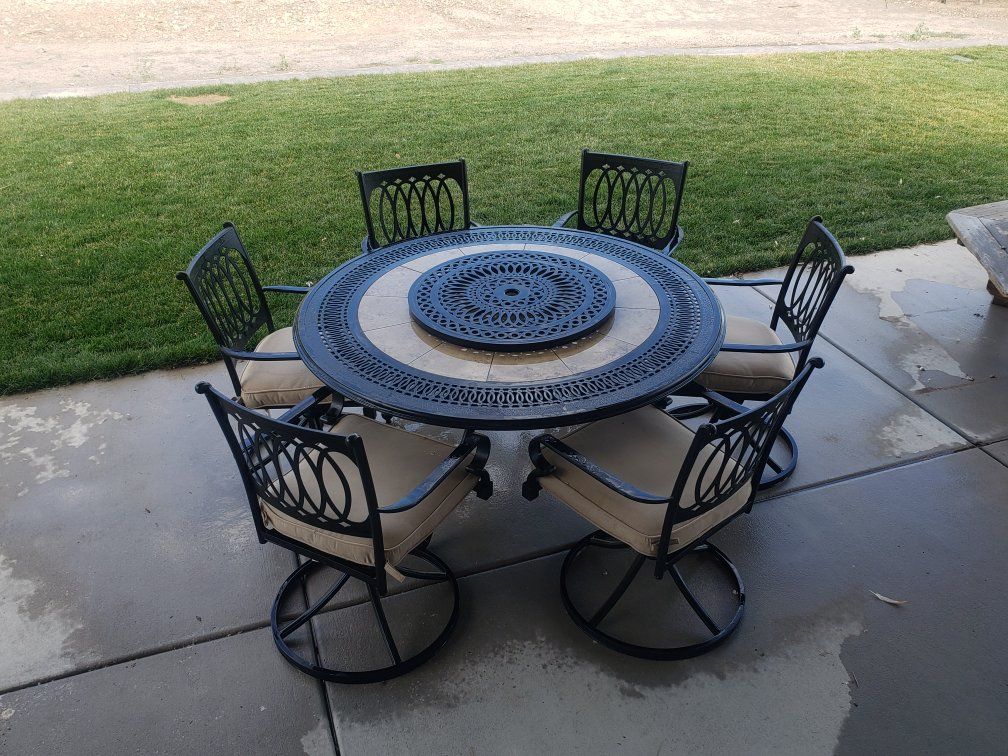 Patio Table with 6 Chairs