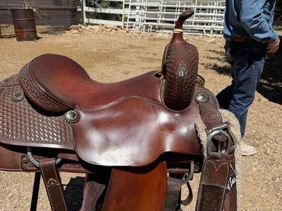 Vinton cutting saddle