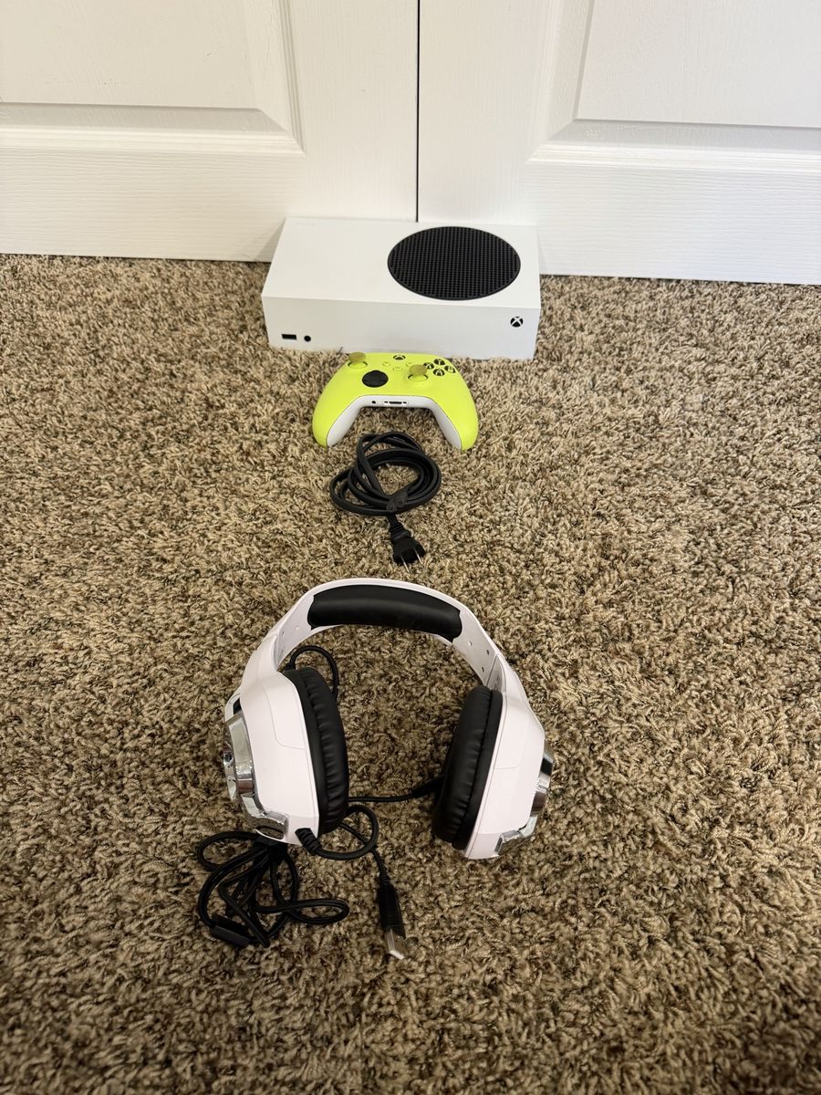 Xbox Series S And Headset