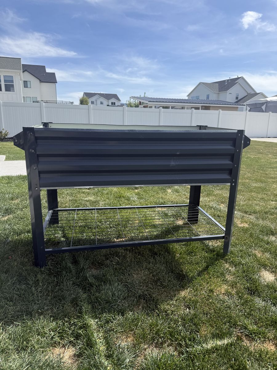 Metal raised garden boxes