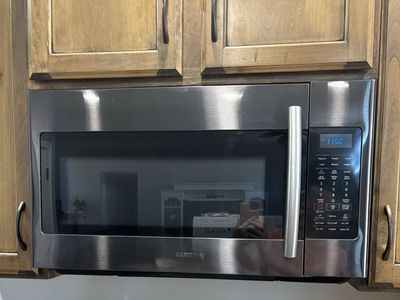 Samsung 1.7 KW under counter microwave