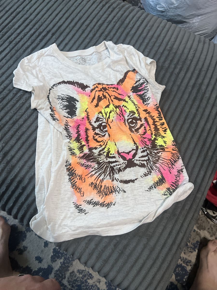 Justice Girls Short Sleeve White T-Shirt with Neon Tiger Graphic Size Medium
