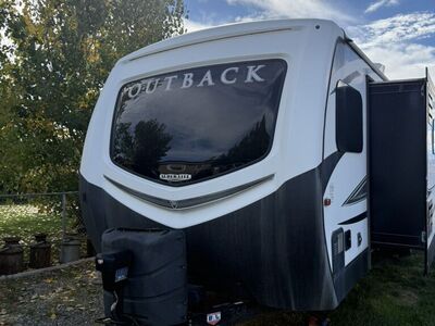 2017 Outback Super Lite 332FK