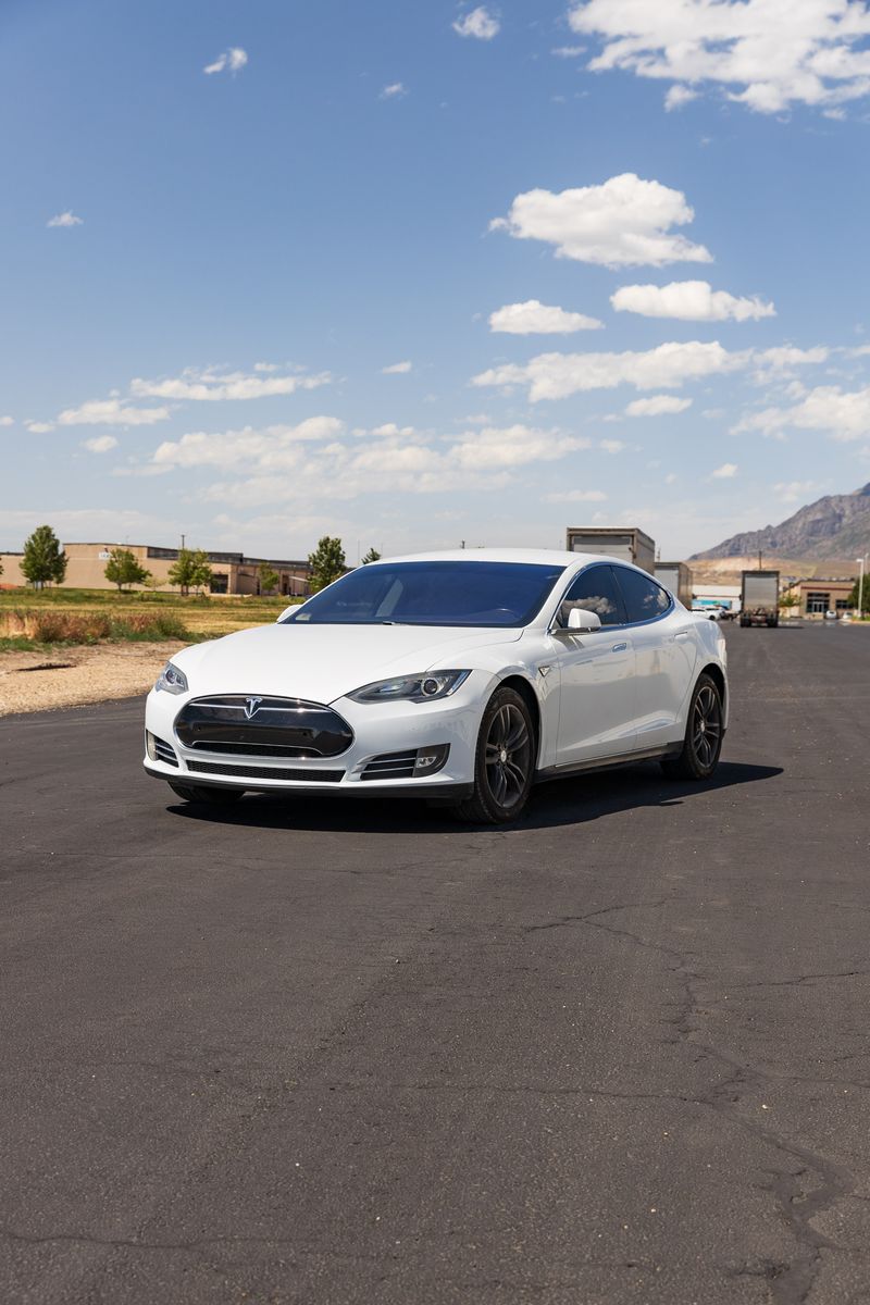 2013 Tesla Model S Base