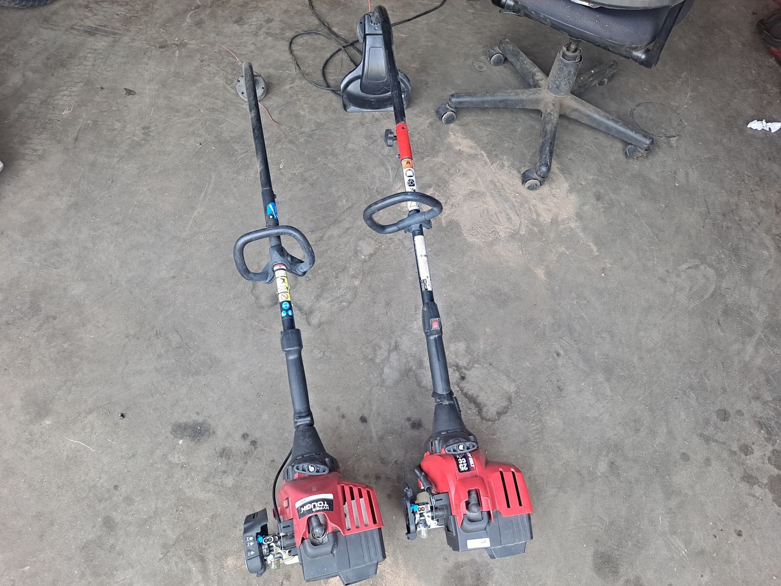 2 weed whackers non runner, one starts but dies