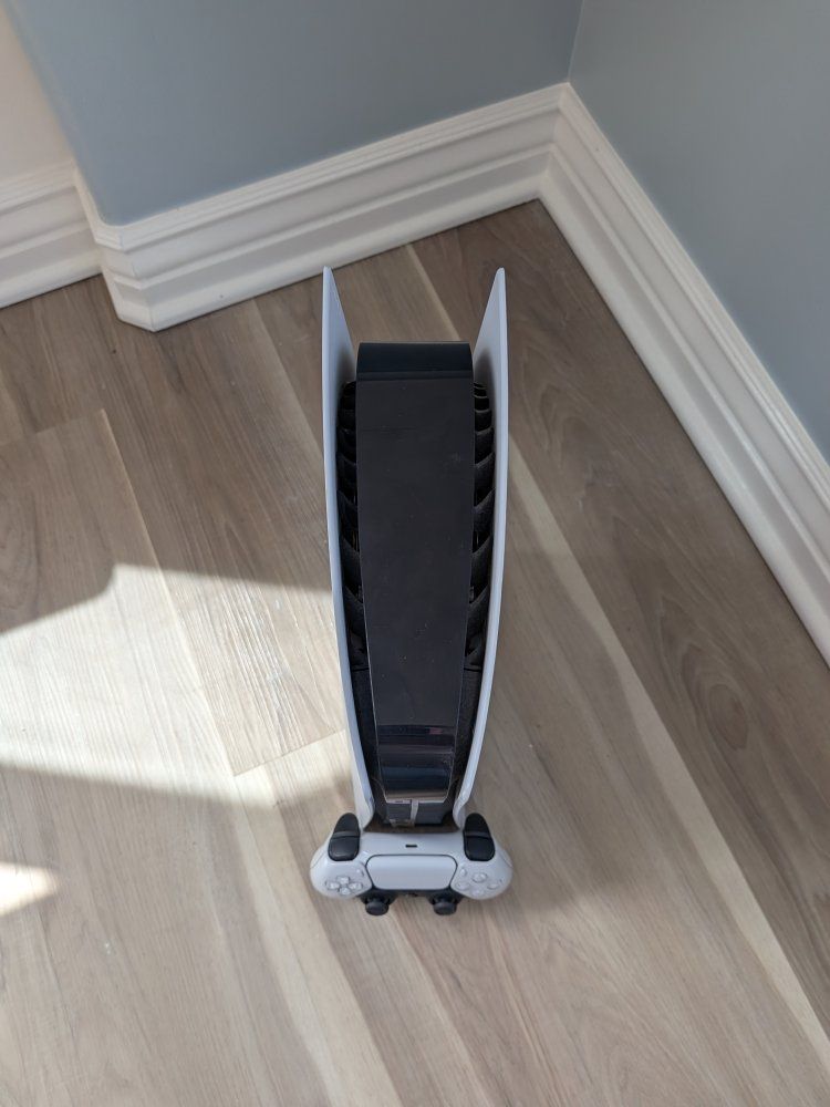 Main image 5