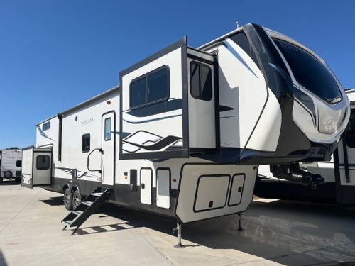 2022 Keystone Montana High Country 377FL