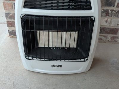 Dyna-Glo 18,000 BTU Dual Fuel Vent-Free Wall Heater — Like New