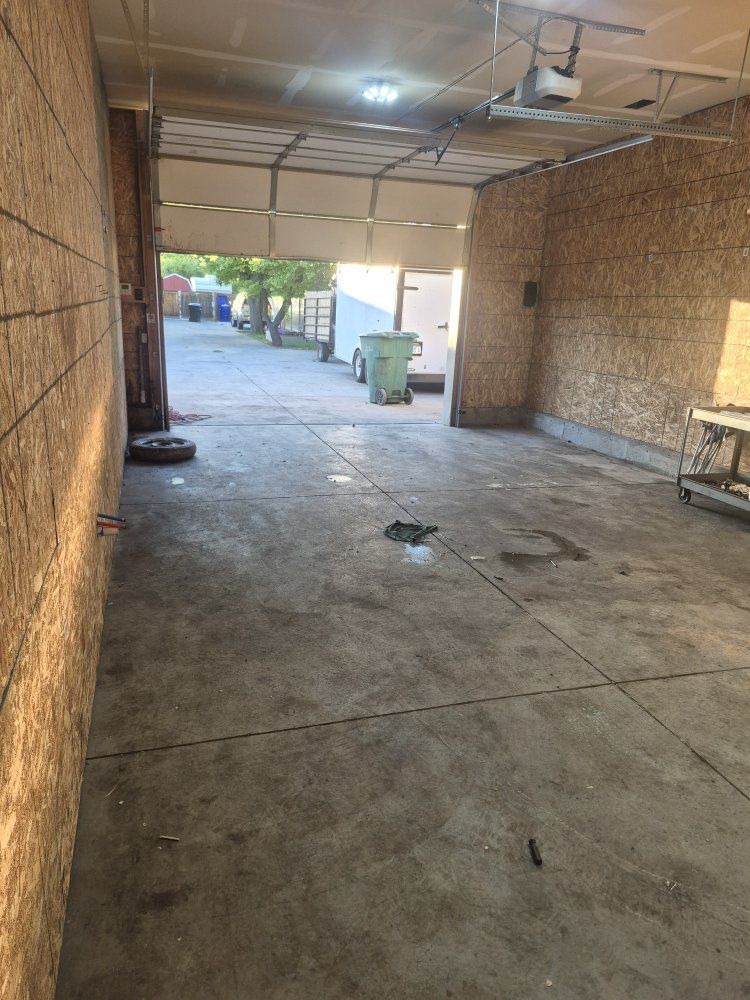 shop space for lease.
