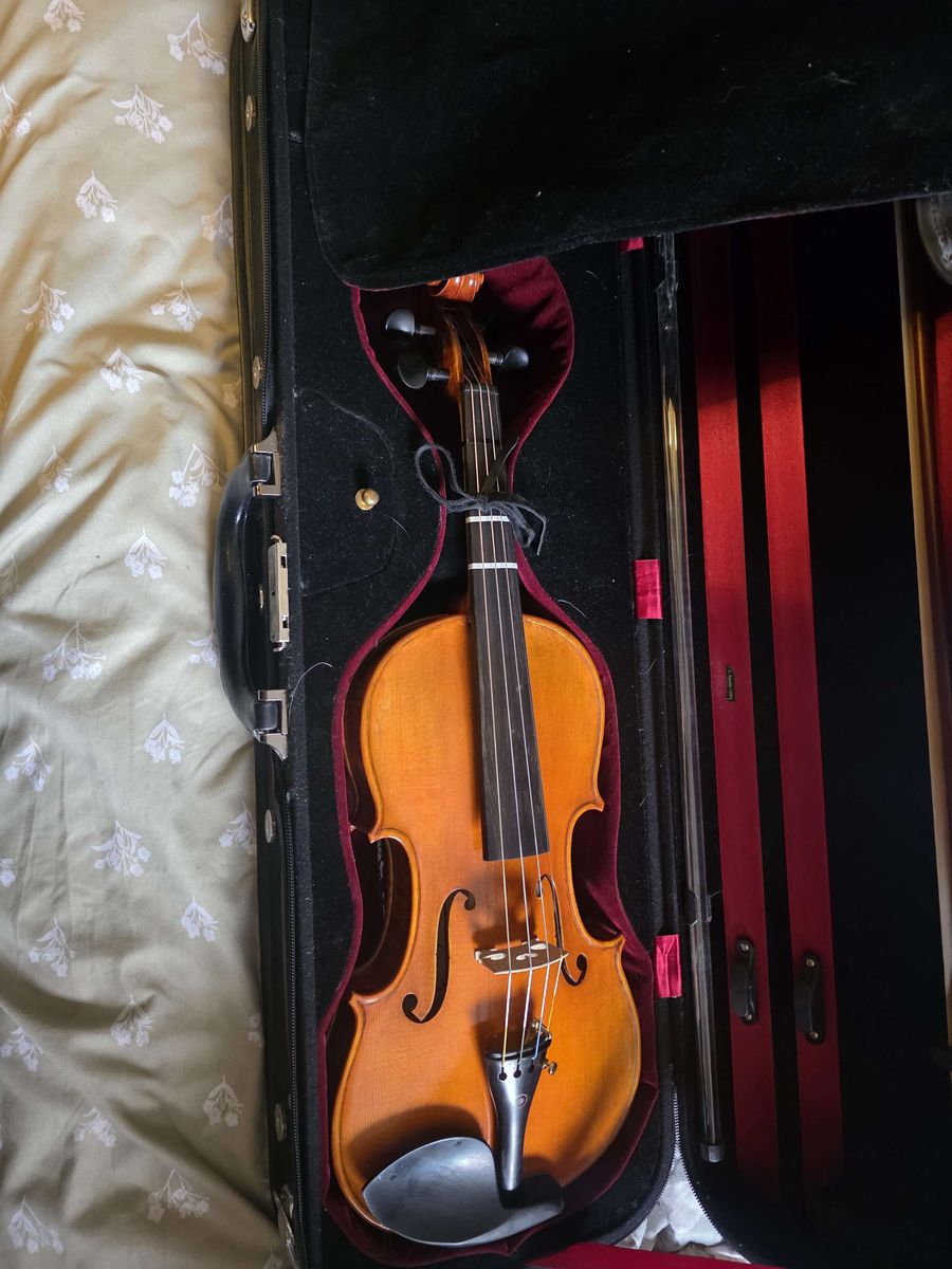 Summerhays violin, Advanced student grade.