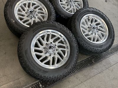 20x9 fuel “hurricanes”/ 275/65/20 coopers 8x180