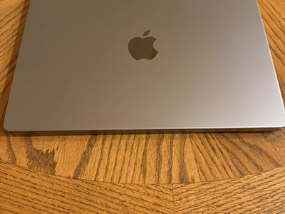 Apple MacBook Pro - M3 - November 2023