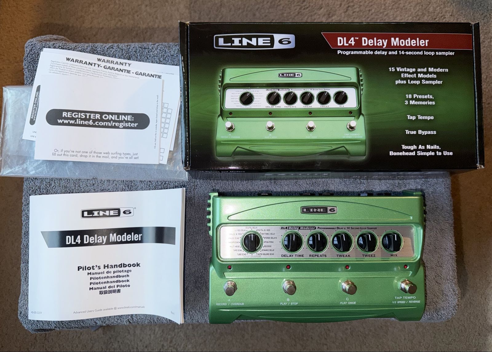 Line 6 DL4 Delay Modeler Pedal with Box and Manual