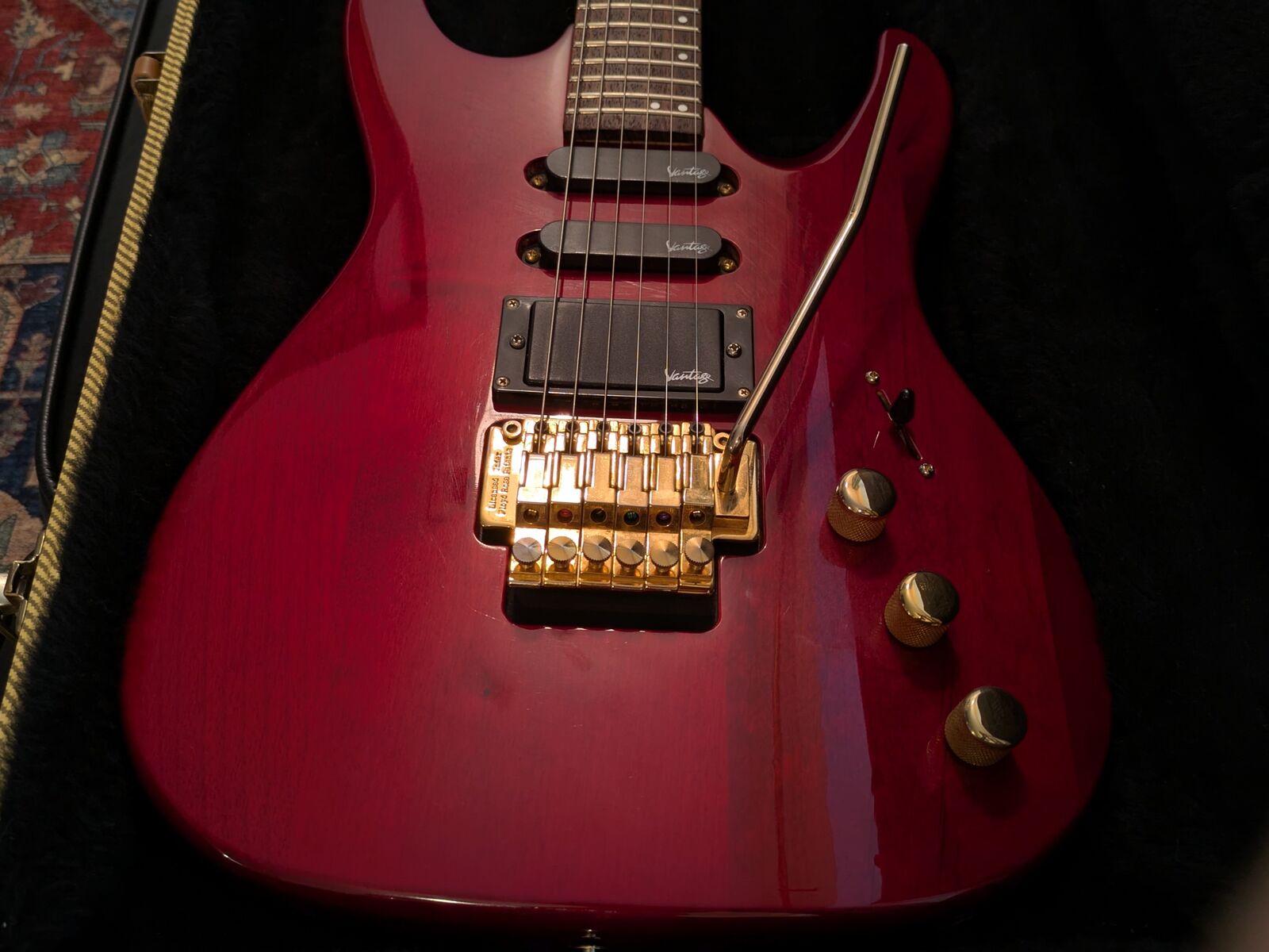 Vantage 718GJT Superstrat – HSS, Floyd Rose, 1990s Vintage, w/ Case (Samick Korea)