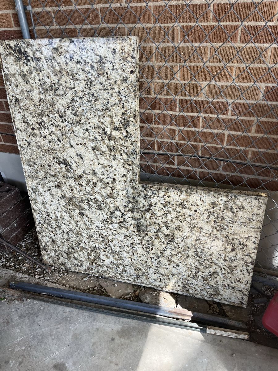 A piece of Venetian gold granite countertop, check pictures for dimension and size, this is the only piece that I have, $99