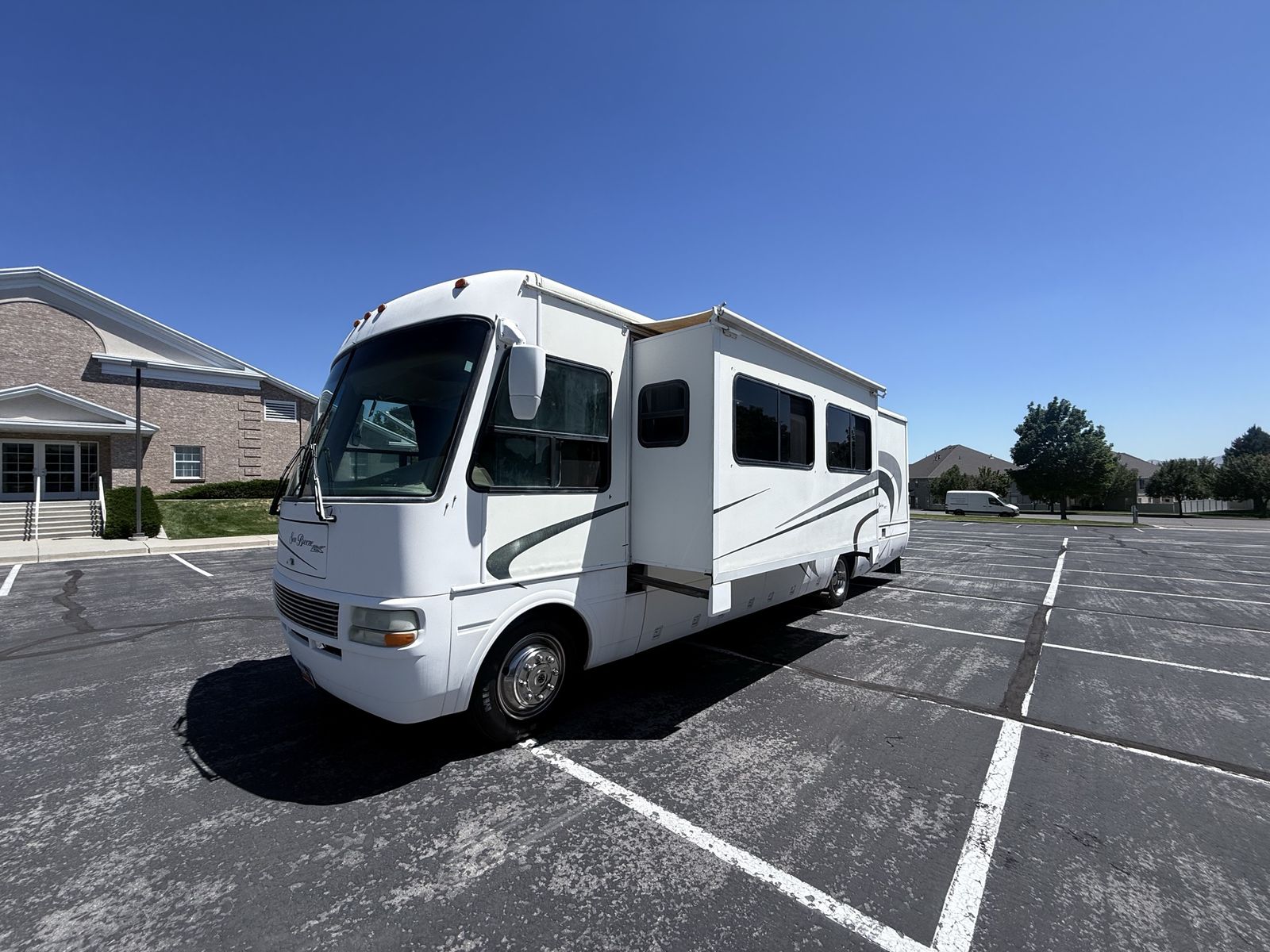 2004 national Sea breeze XL with two slide outs