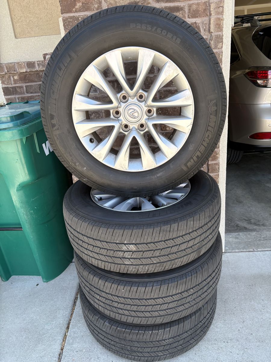 2019 Lexus GX 460 wheels and tires. Michelin P265/60 R18
