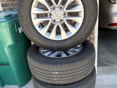 2019 Lexus GX 460 wheels and tires. Michelin P265/60 R18