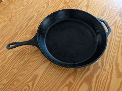 15 inch Lodge cast iron skillet