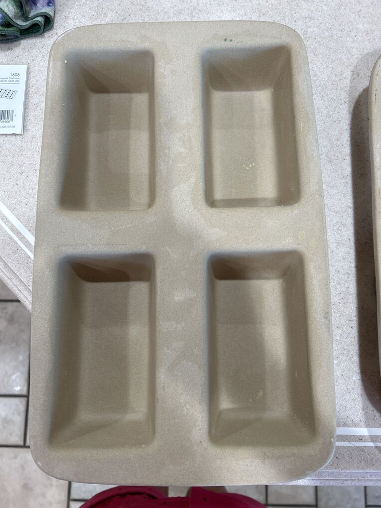 Pampered Chef  15x 9 Loaf Baker New