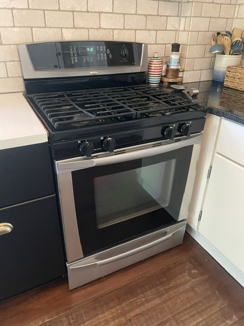 GAS STOVE FOR SALE – ONLY $95!