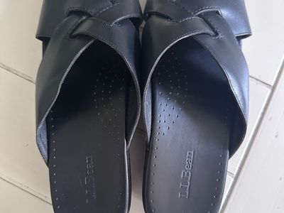 L.L.Bean Black Leather Crisscross Strap Comfort Sandals Women's Size 8.5