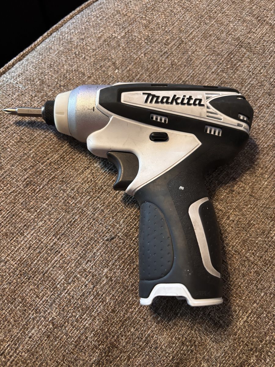 Nice Makita Dt01zw 12 Volt Cordless Drill Driver
