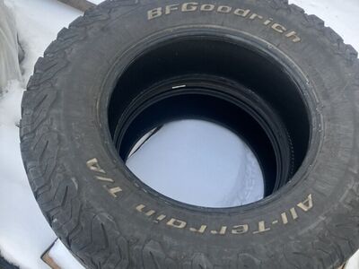 Set of tires 275/70r18