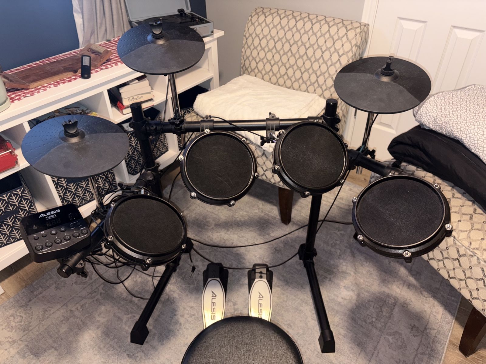 Alesis Turbo Mesh Kit Electronic Drum Set - Complete 7-Piece Mesh Head Kit with Drum Module